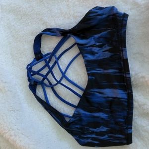 Lululemon free to be wild bra size 6